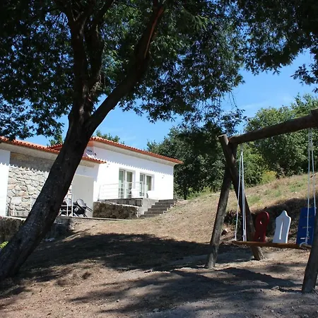 Дом отдыха Turismo Homes River House Mill Geres Повуа-ди-Ланьозу